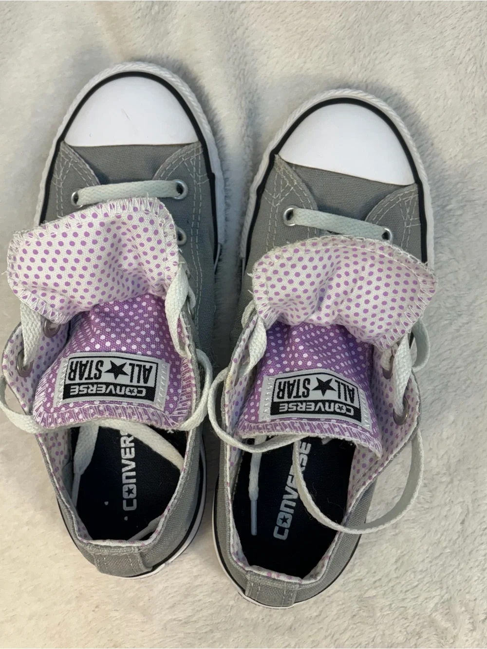 Converse Kids Low-Top Double Tongue Sneakers in Gray w/ Purple Polka Dot Youth 2